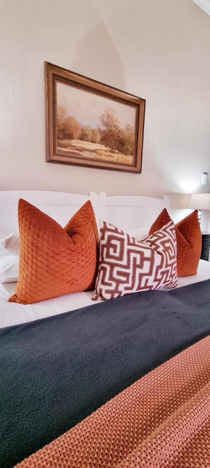 The Merino Guest House Beaufort West Exteriör bild